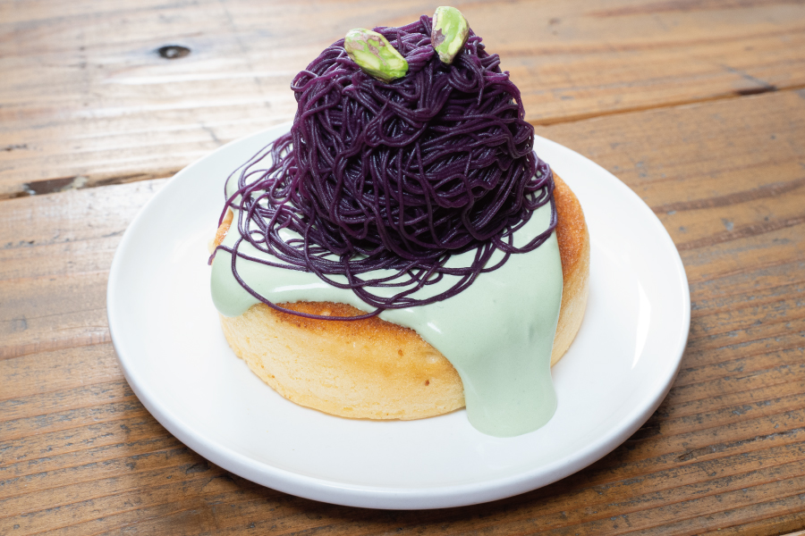 紫芋チーズ&ピスタチオのエヴァパンケーキ